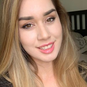 Meet your Posher, Cassandra